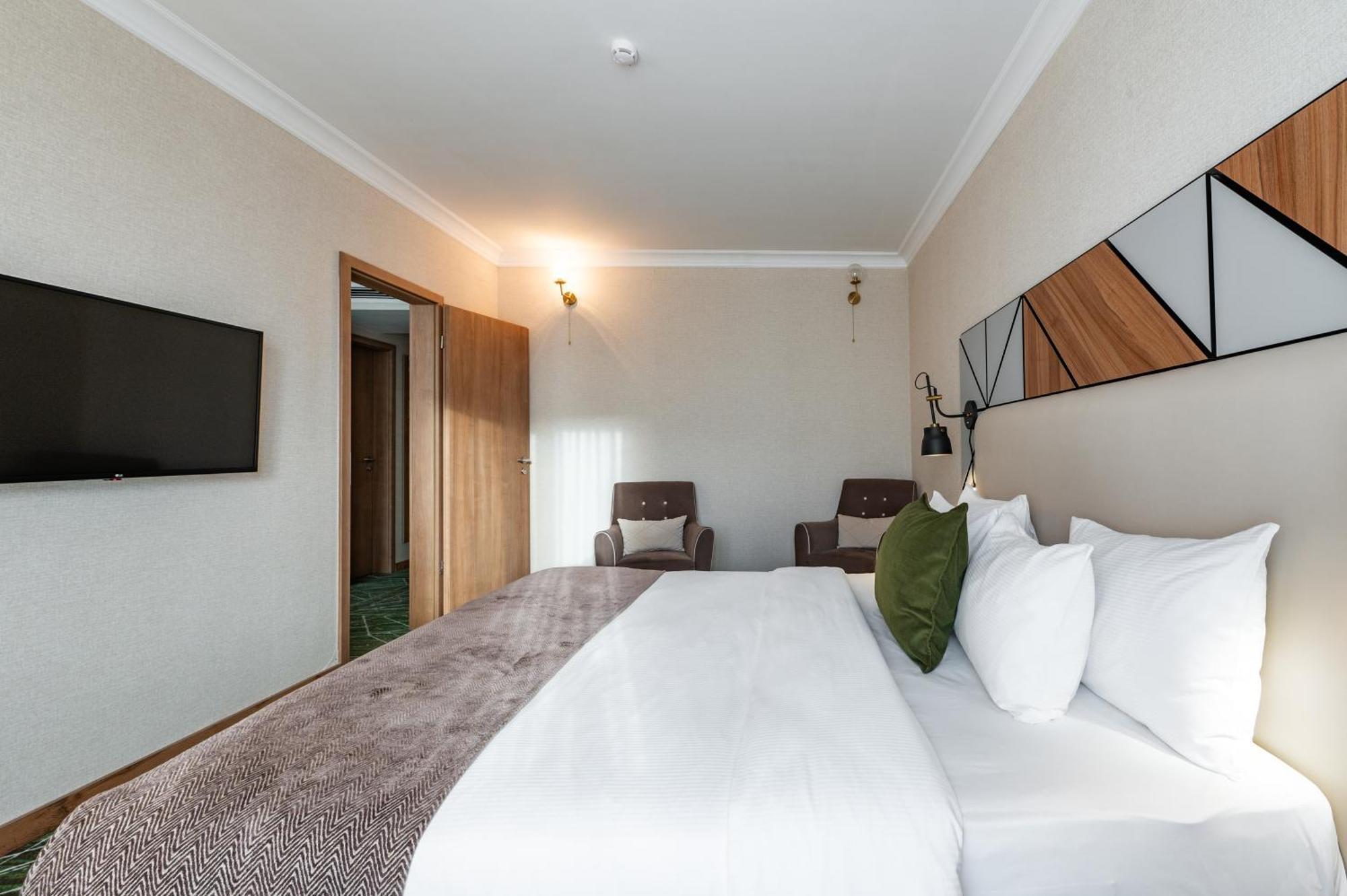 Wyndham Garden Burabay Hotel Ngoại thất bức ảnh