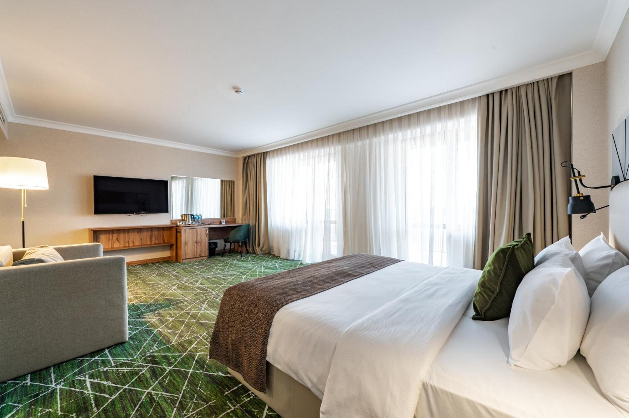 Wyndham Garden Burabay Hotel Ngoại thất bức ảnh